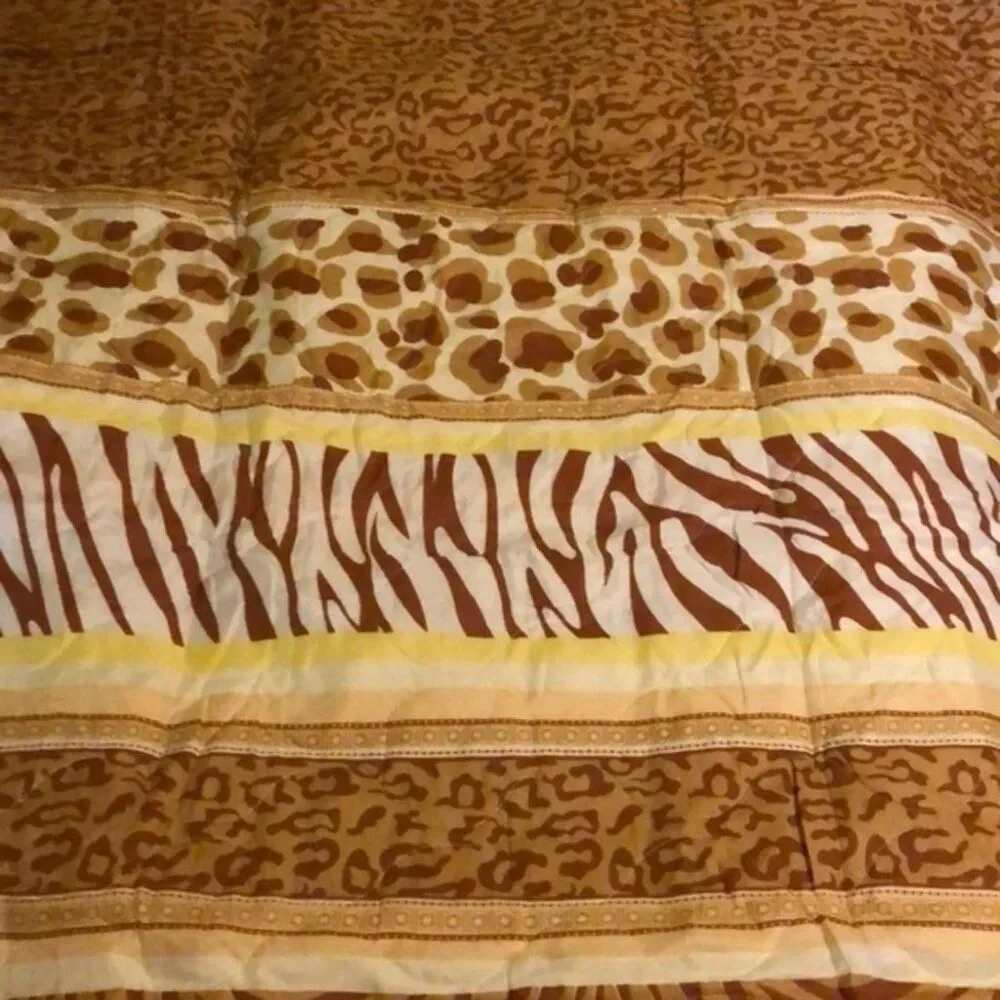 FULL/ QUEEN QUILT BEDDING